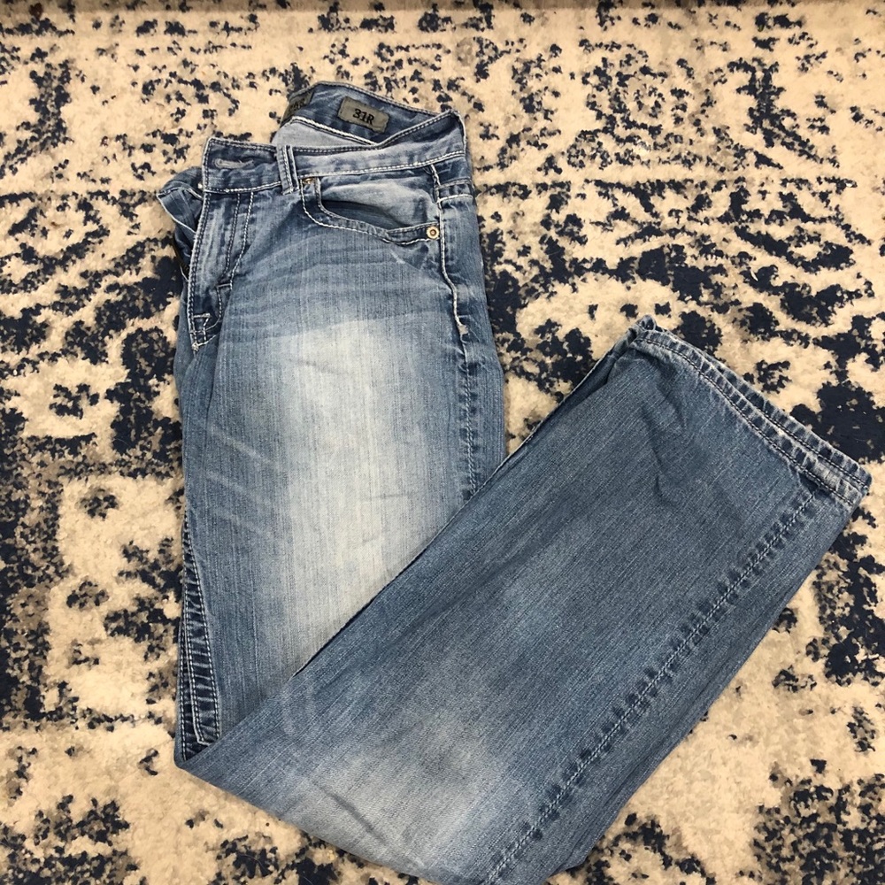 Men’s like new Buckle Jeans